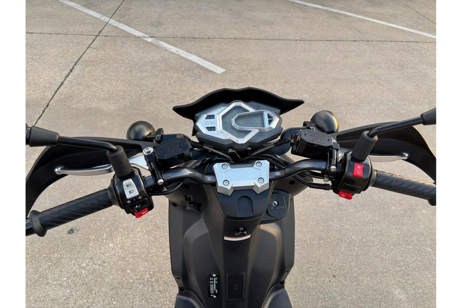 2025 Cabo 200i Matte Stealth - Lance