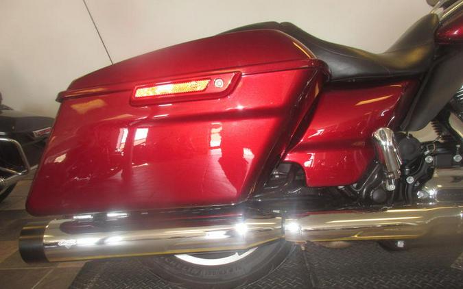 2017 Harley-Davidson® FLHXS - Street Glide® Special