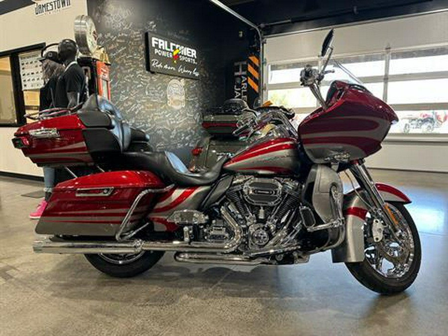 2016 Harley-Davidson CVO™ Road Glide™ Ultra