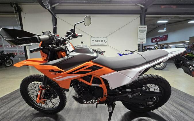 2026 KTM Enduro 390 R