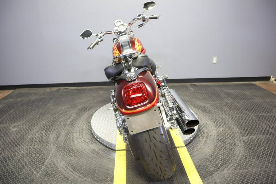 2005 CVO V-ROD Light Candy Cherry / Dark Candy Cherry