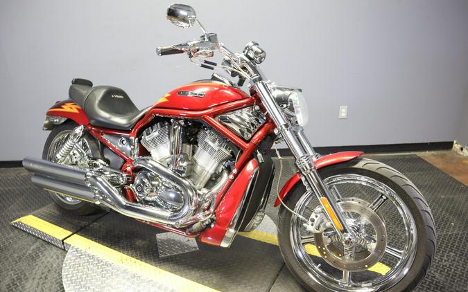 2005 CVO V-ROD Light Candy Cherry / Dark Candy Cherry