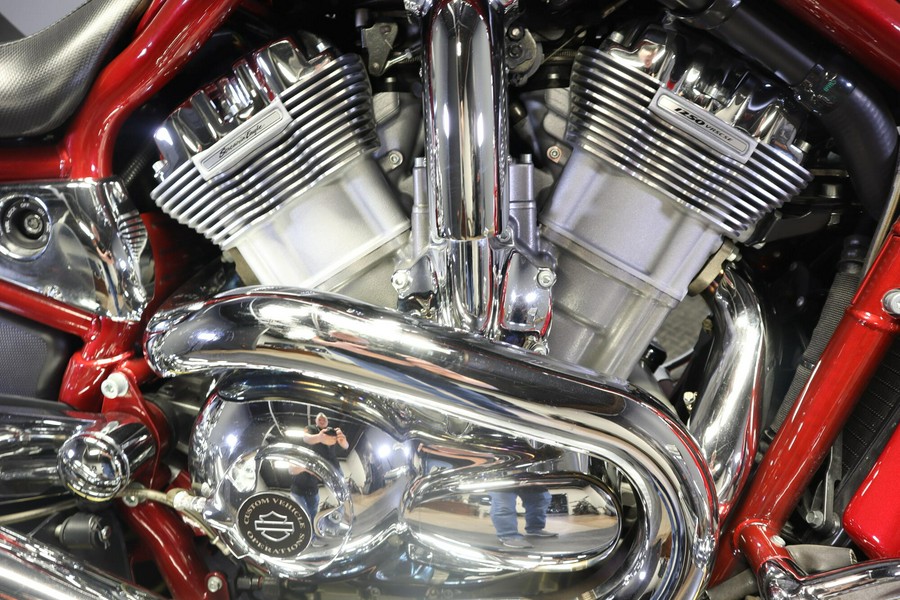 2005 CVO V-ROD Light Candy Cherry / Dark Candy Cherry
