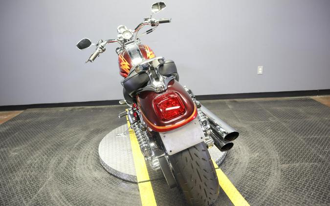 2005 CVO V-ROD Light Candy Cherry / Dark Candy Cherry