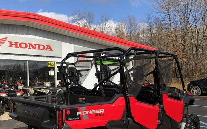 2024 Honda® Pioneer 1000-6 Deluxe Crew