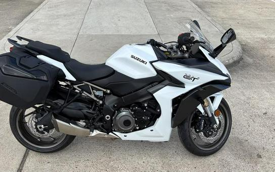 2026 Suzuki GSX-S1000GT+