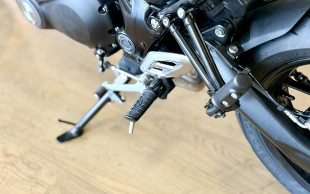 2026 Triumph Thruxton 400