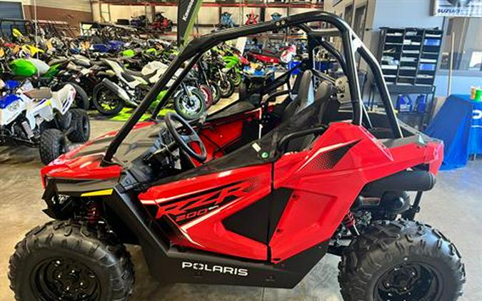 2025 Polaris RZR 200 EFI