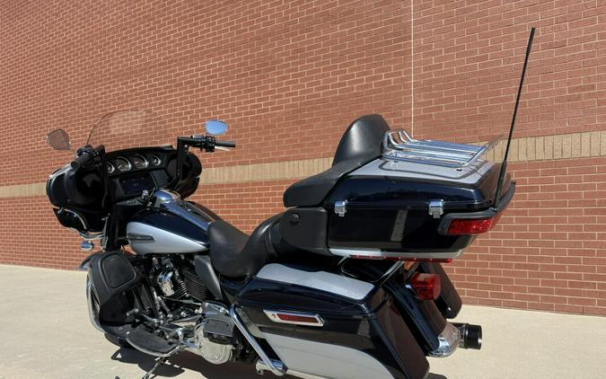 2019 Harley-Davidson® Electra Glide® Ultra Classic® Midnight Blue/Barracuda Silver
