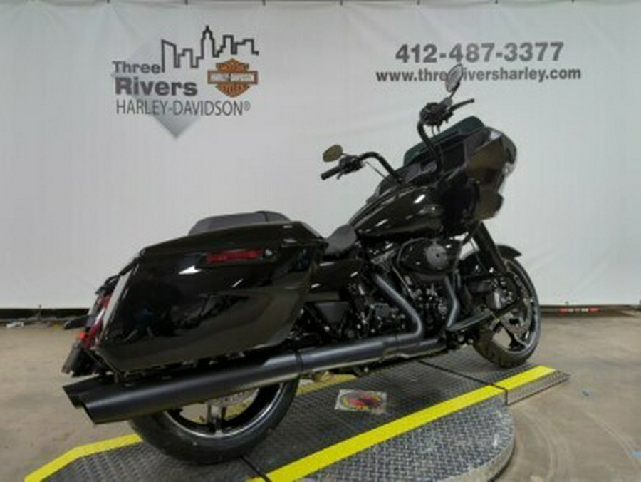 2024 Harley-Davidson Road Glide® Vivid Black (Black Finish w/Cast Wheels)