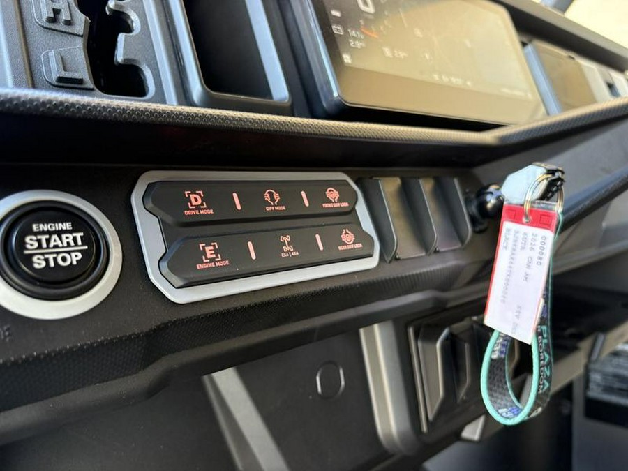 2026 Can-Am® Defender MAX LONE STAR HD11