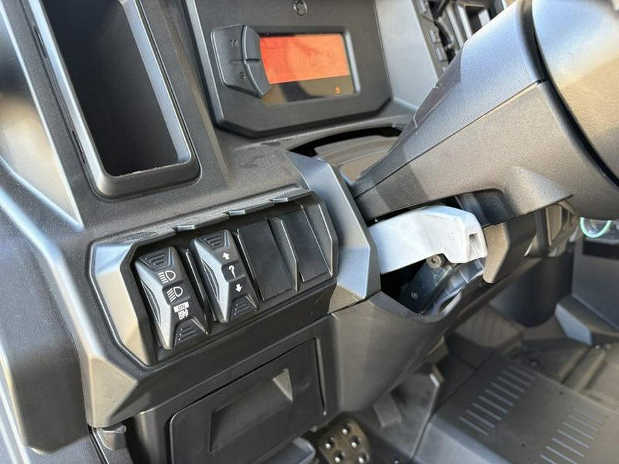 2026 Can-Am® Defender MAX LONE STAR HD11