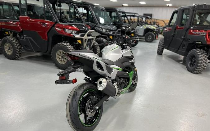 2024 Kawasaki Z7 Hybrid ABS