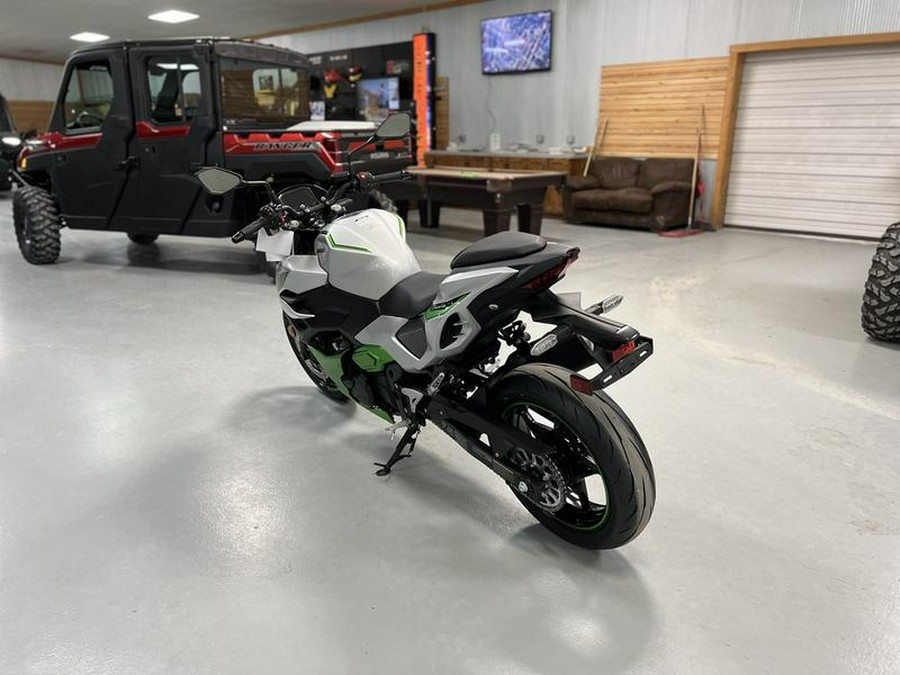 2024 Kawasaki Z7 Hybrid ABS