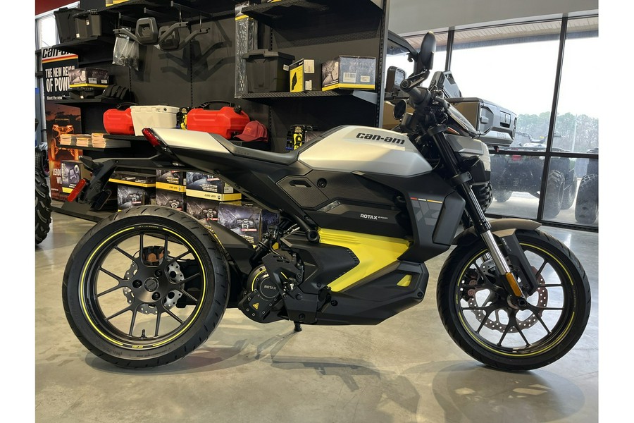 2025 Can-Am Pulse® 73