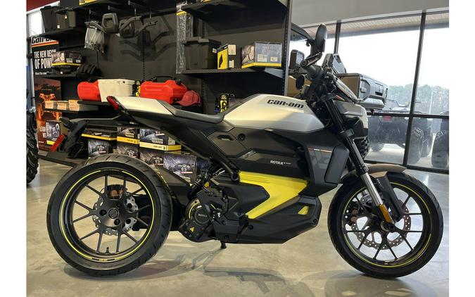 2025 Can-Am Pulse® 73