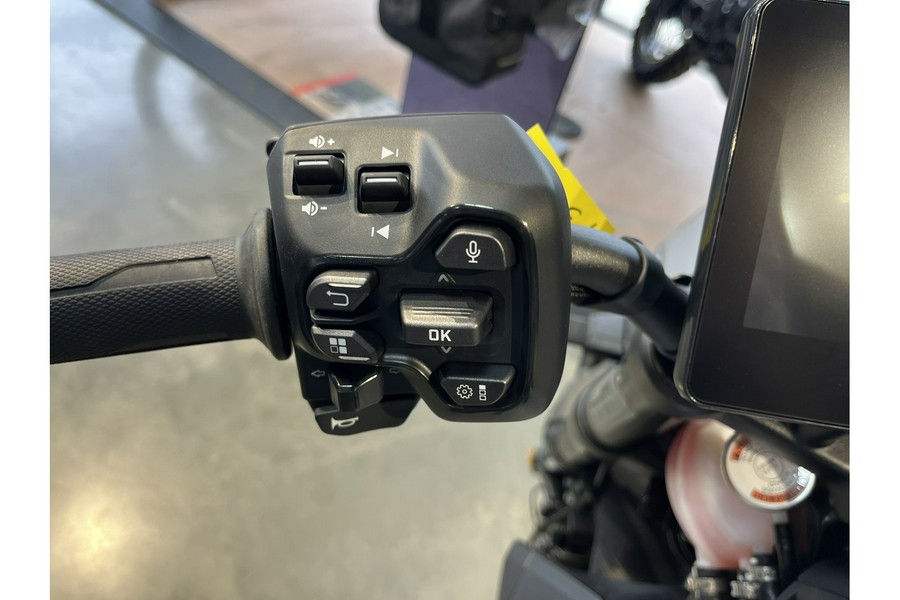 2025 Can-Am Pulse® 73