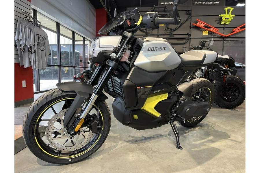 2025 Can-Am Pulse® 73