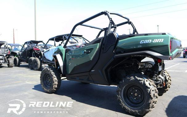 2023 Can-Am® Commander DPS 700