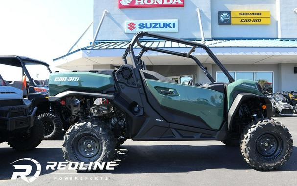 2023 Can-Am® Commander DPS 700