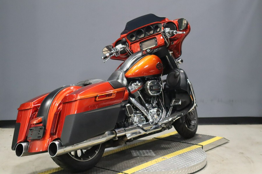 2018 Harley-Davidson CVO Street Glide FLHXSE