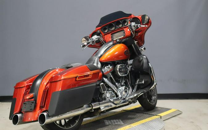 2018 Harley-Davidson CVO Street Glide FLHXSE