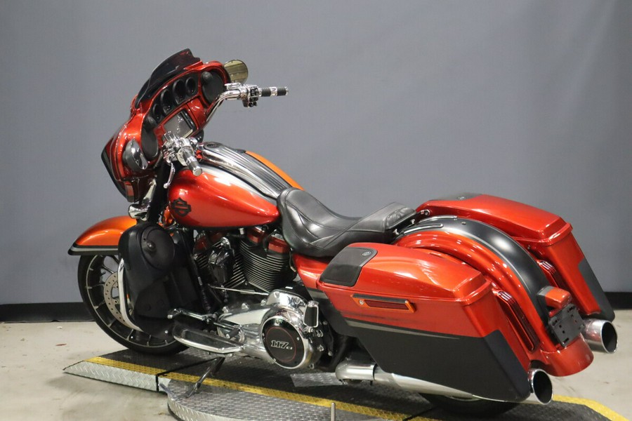 2018 Harley-Davidson CVO Street Glide FLHXSE