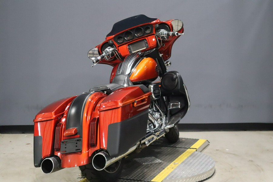 2018 Harley-Davidson CVO Street Glide FLHXSE