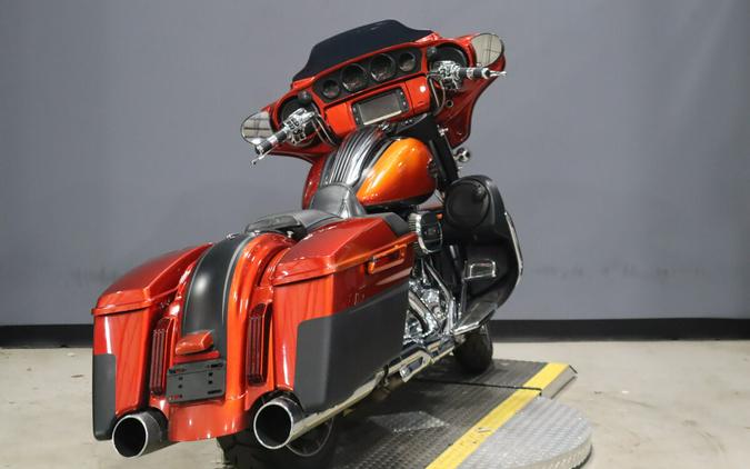 2018 Harley-Davidson CVO Street Glide FLHXSE