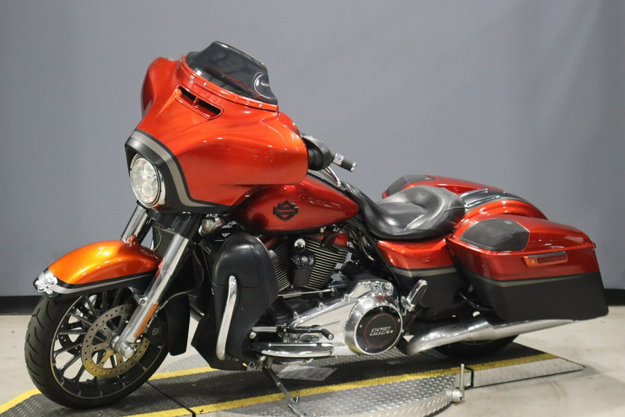 2018 Harley-Davidson CVO Street Glide FLHXSE