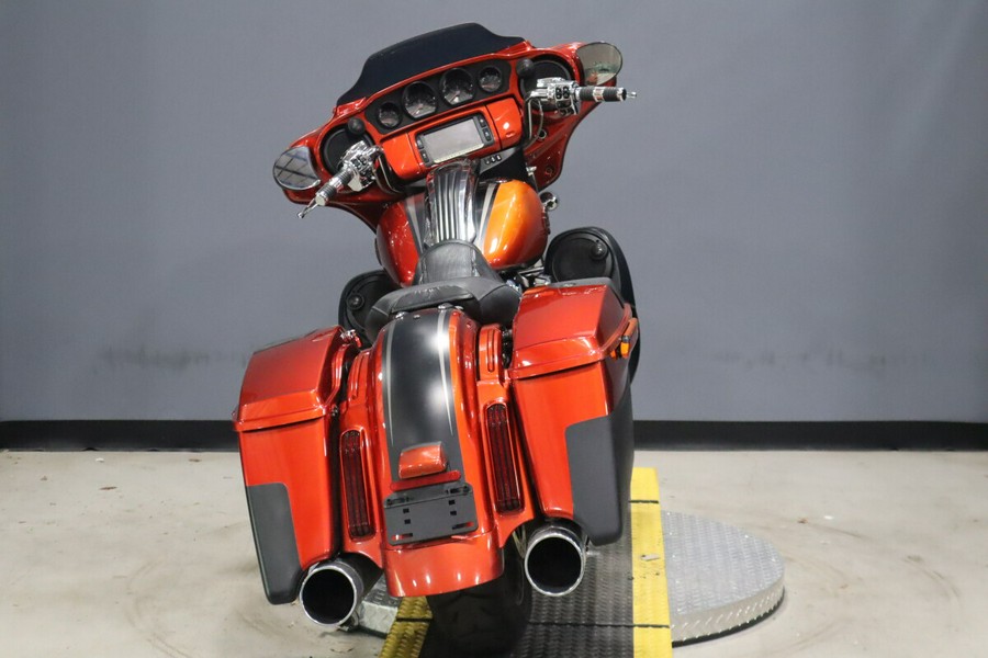 2018 Harley-Davidson CVO Street Glide FLHXSE