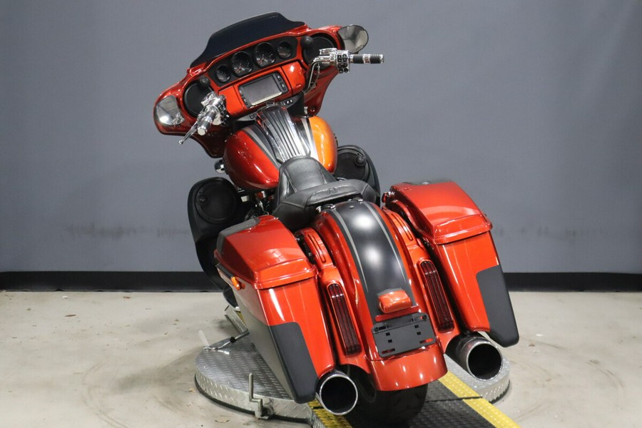 2018 Harley-Davidson CVO Street Glide FLHXSE