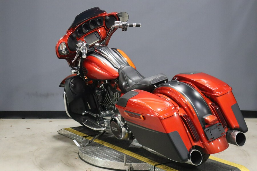 2018 Harley-Davidson CVO Street Glide FLHXSE