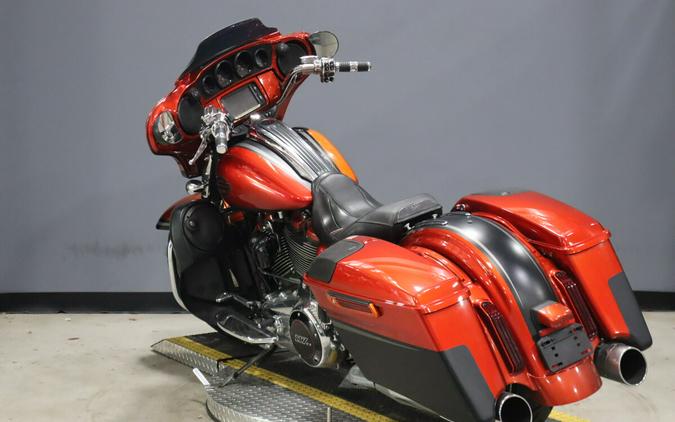 2018 Harley-Davidson CVO Street Glide FLHXSE