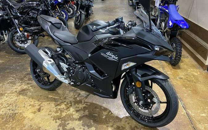 2026 Kawasaki Ninja® 500 Metallic Flat Spark Black
