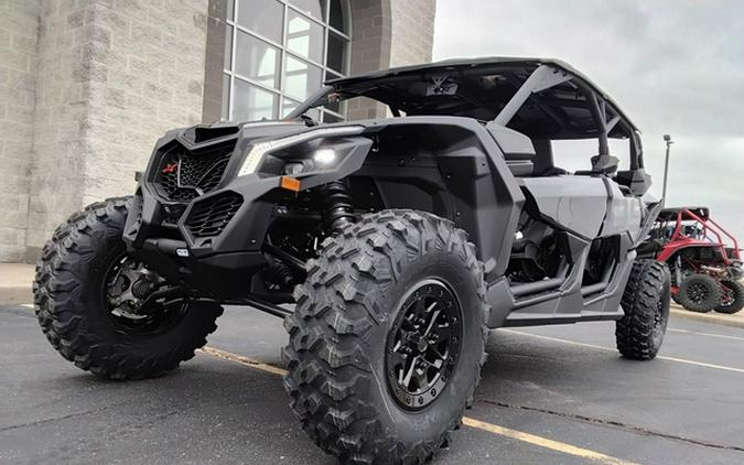 2026 Can-Am Maverick X3 MAX X Ds Turbo RR Triple Black_4.5 In