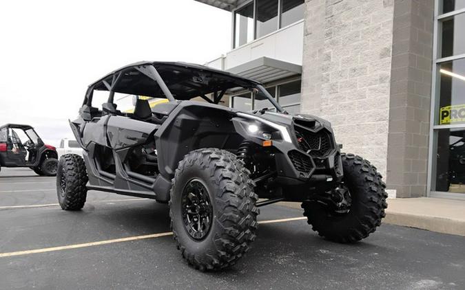 2026 Can-Am Maverick X3 MAX X Ds Turbo RR Triple Black_4.5 In