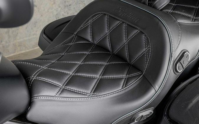 2026 Indian Pursuit Dark Horse 112 w/ PowerBand Audio Black