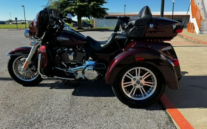 2019 Harley-Davidson Tri Glide Ultra Twisted Cherry