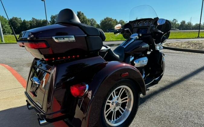 2019 Harley-Davidson Tri Glide Ultra Twisted Cherry