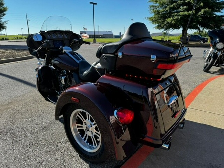 2019 Harley-Davidson Tri Glide Ultra Twisted Cherry