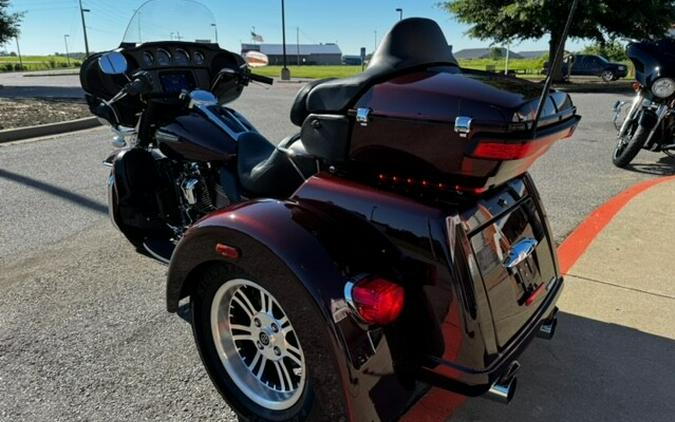 2019 Harley-Davidson Tri Glide Ultra Twisted Cherry