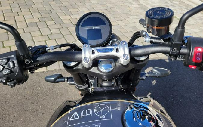 2026 Triumph Speed Twin 900 Phantom Black/Aurum Gold