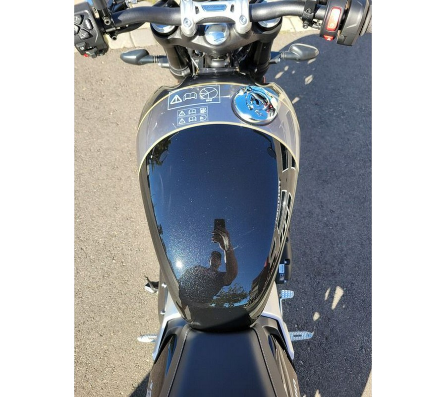 2026 Triumph Speed Twin 900 Phantom Black/Aurum Gold