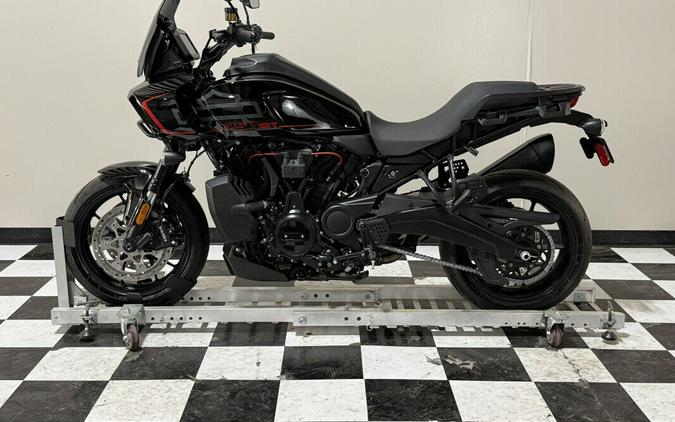 Harley-Davidson® Pan America® 1250 ST 2026