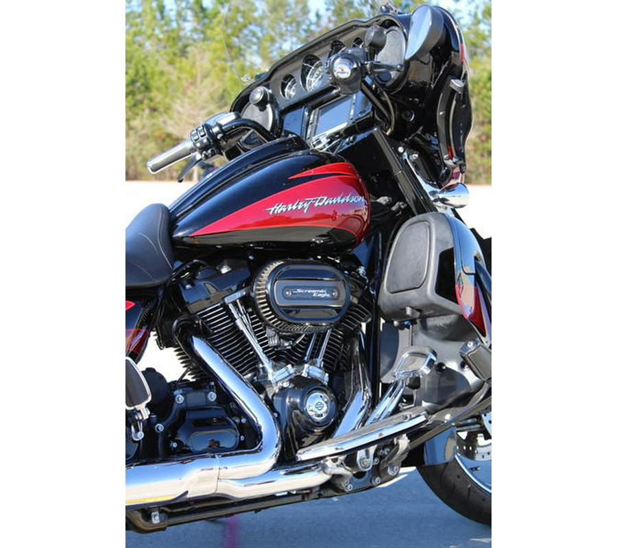 2017 Harley-Davidson® FLHXSE - CVO™ Street Glide®