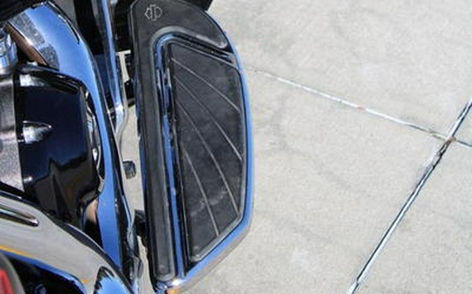 2017 Harley-Davidson® FLHXSE - CVO™ Street Glide®