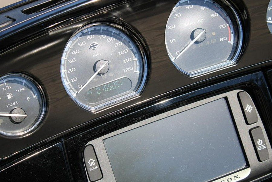 2017 Harley-Davidson® FLHXSE - CVO™ Street Glide®