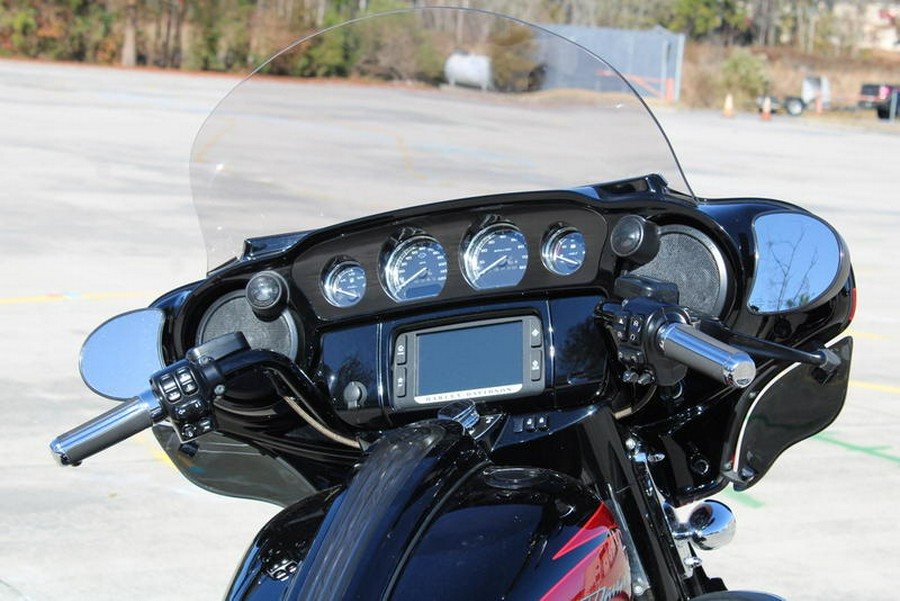 2017 Harley-Davidson® FLHXSE - CVO™ Street Glide®