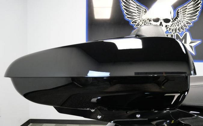 2024 Indian Motorcycle® Chieftain® Black Metallic